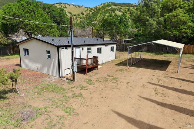 2796 8th St, Clearlake, CA 95422
