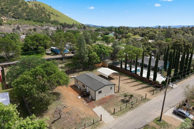 2796 8th St, Clearlake, CA 95422