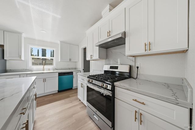 2796 8th St, Clearlake, CA 95422