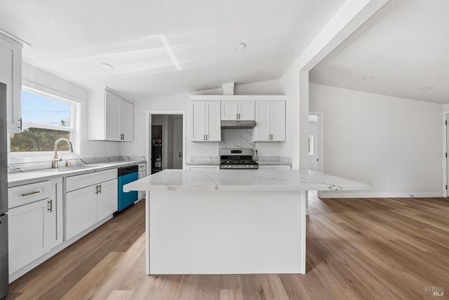 2796 8th St, Clearlake, CA 95422