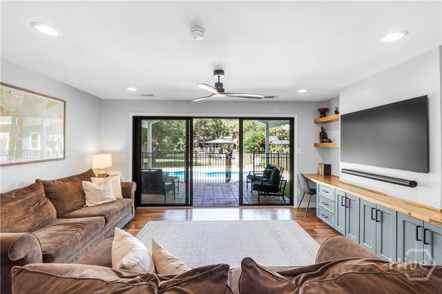 388 Hunt Drive, Savannah, GA 31406