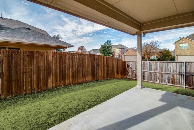 2100 Willow Creek Drive, Little Elm, TX 75068