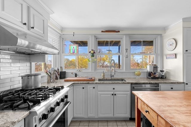 204 Sandwich Street 1, Plymouth, MA 02360