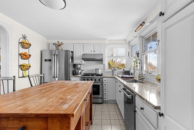 204 Sandwich Street 1, Plymouth, MA 02360