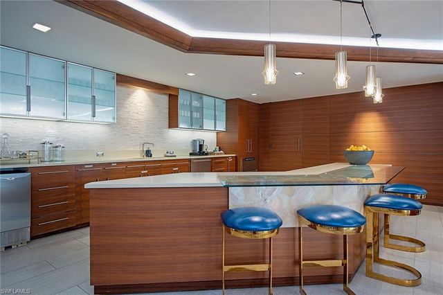 4401 Gulf Shore BLVD N 1007, Naples, FL 34103