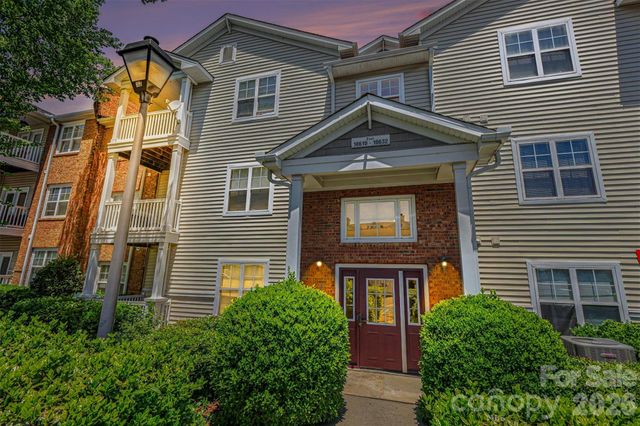 10616 Hill Point Court, Charlotte, NC 28262