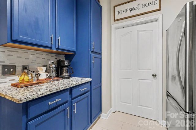 10616 Hill Point Court, Charlotte, NC 28262