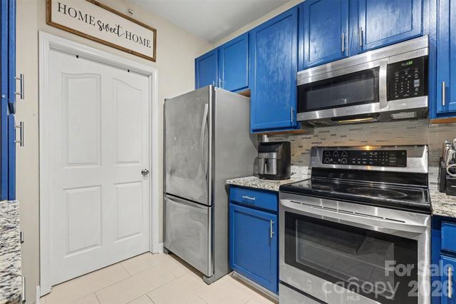 10616 Hill Point Court, Charlotte, NC 28262