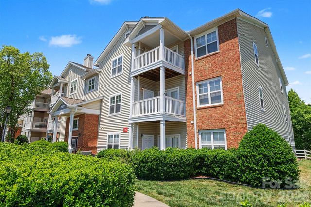 10616 Hill Point Court, Charlotte, NC 28262