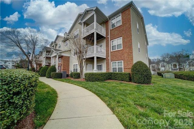 10616 Hill Point Court, Charlotte, NC 28262