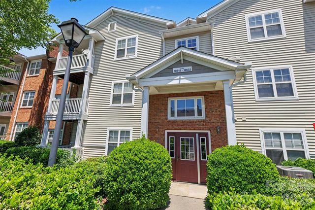 10616 Hill Point Court, Charlotte, NC 28262