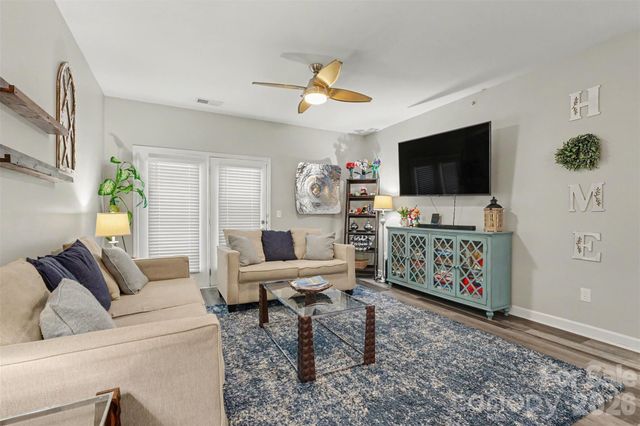 10616 Hill Point Court, Charlotte, NC 28262