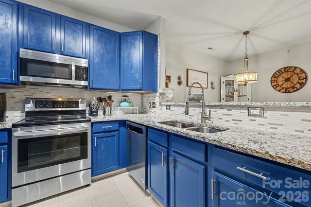 10616 Hill Point Court, Charlotte, NC 28262