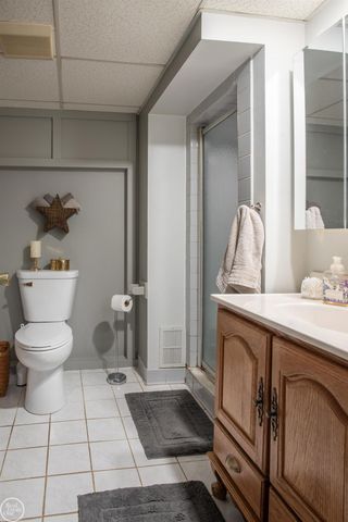 8324 Darlene Street, Warren, MI 48093