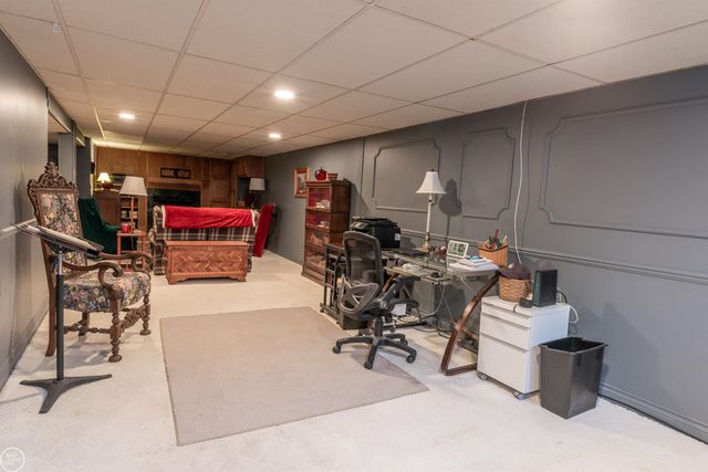 8324 Darlene Street, Warren, MI 48093