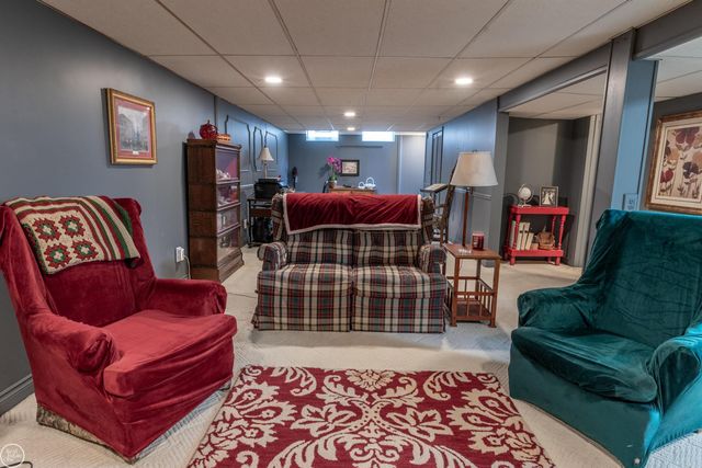 8324 Darlene Street, Warren, MI 48093