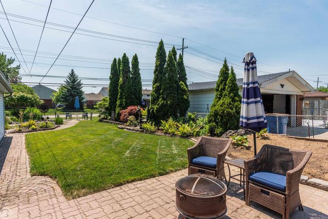 8324 Darlene Street, Warren, MI 48093