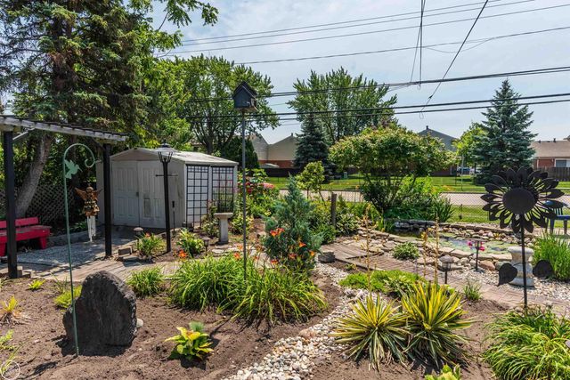 8324 Darlene Street, Warren, MI 48093