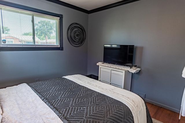 8324 Darlene Street, Warren, MI 48093