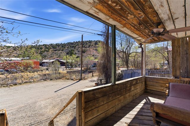 1 Opera House Road, Madrid, NM 87010