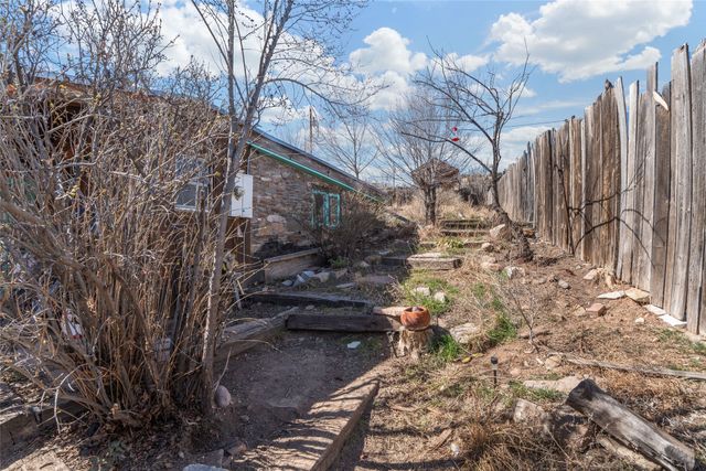 1 Opera House Road, Madrid, NM 87010