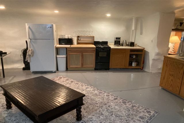1 Opera House Road, Madrid, NM 87010