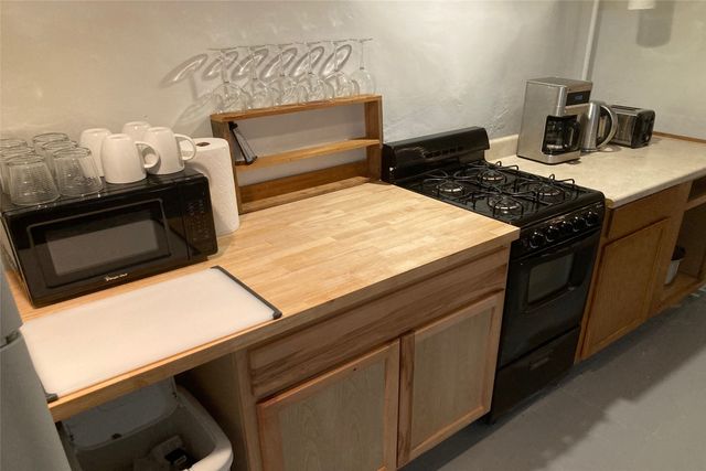 1 Opera House Road, Madrid, NM 87010