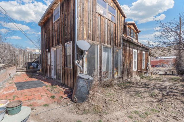 1 Opera House Road, Madrid, NM 87010