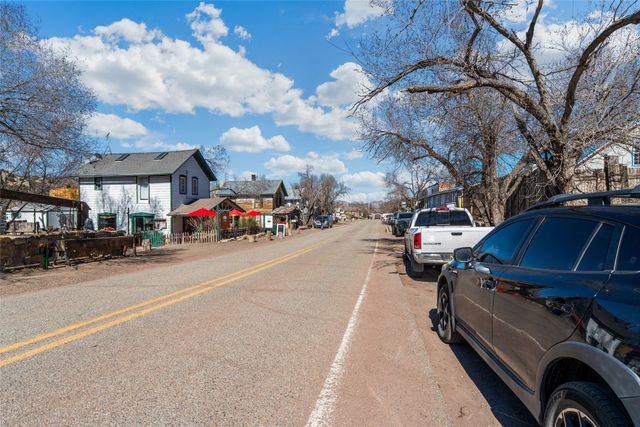 1 Opera House Road, Madrid, NM 87010