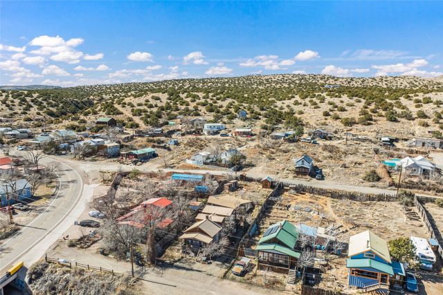 1 Opera House Road, Madrid, NM 87010