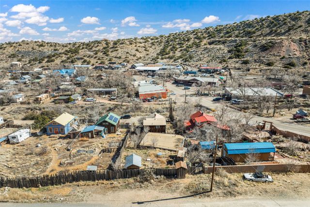 1 Opera House Road, Madrid, NM 87010