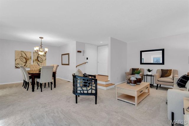 13150 Royal Pines Drive 1, Maryland Heights, MO 63146