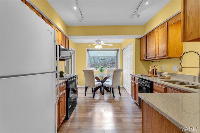 13150 Royal Pines Drive 1, Maryland Heights, MO 63146