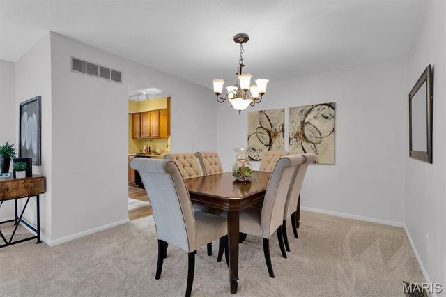 13150 Royal Pines Drive 1, Maryland Heights, MO 63146