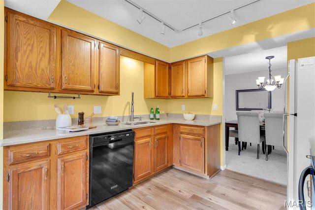 13150 Royal Pines Drive 1, Maryland Heights, MO 63146