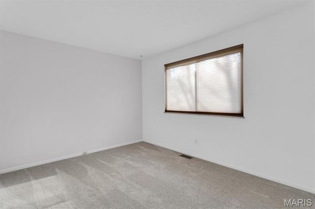 13150 Royal Pines Drive 1, Maryland Heights, MO 63146