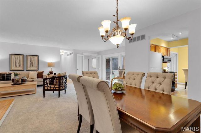 13150 Royal Pines Drive 1, Maryland Heights, MO 63146