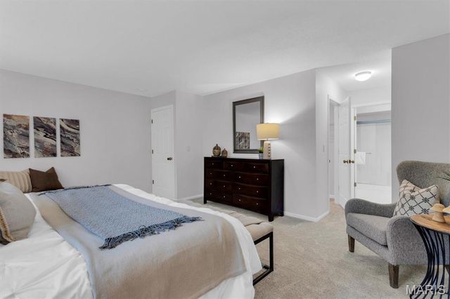 13150 Royal Pines Drive 1, Maryland Heights, MO 63146