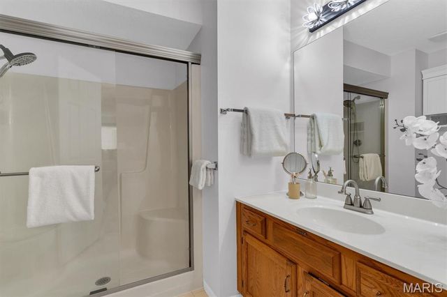 13150 Royal Pines Drive 1, Maryland Heights, MO 63146