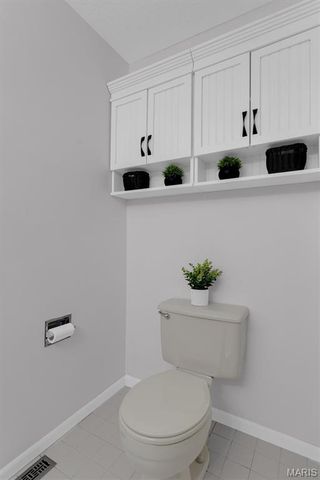 13150 Royal Pines Drive 1, Maryland Heights, MO 63146