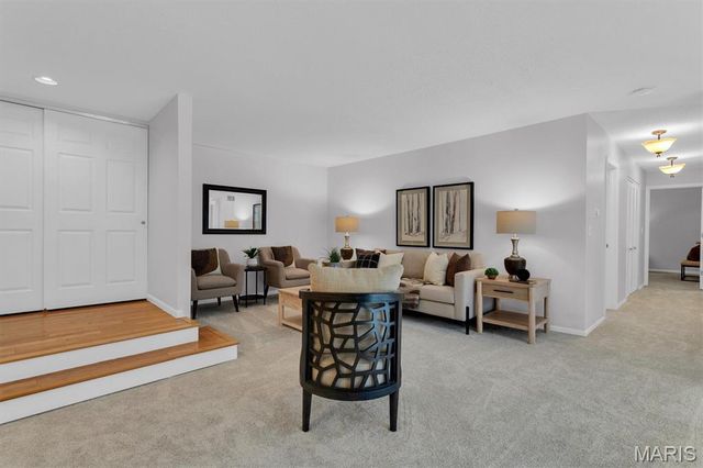 13150 Royal Pines Drive 1, Maryland Heights, MO 63146