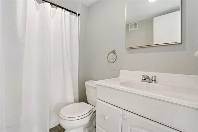 8329 Reinhardt Street, Prairie Village, KS 66206