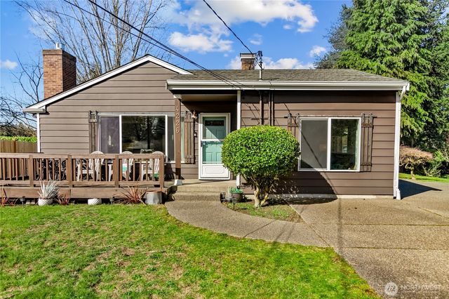 4226 Sunset Drive W, University Place, WA 98466