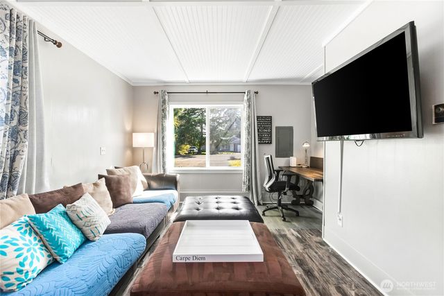 4226 Sunset Drive W, University Place, WA 98466