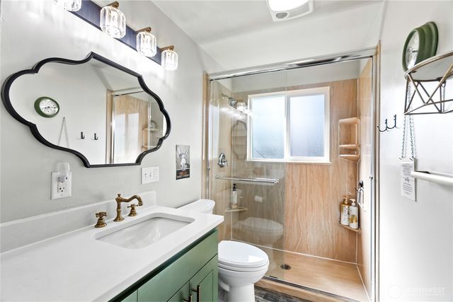 4226 Sunset Drive W, University Place, WA 98466