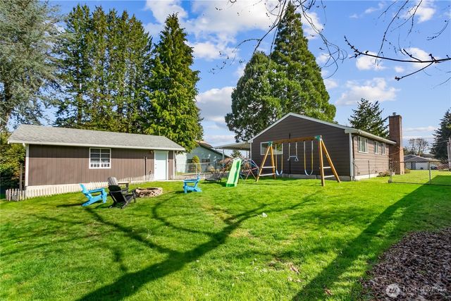 4226 Sunset Drive W, University Place, WA 98466
