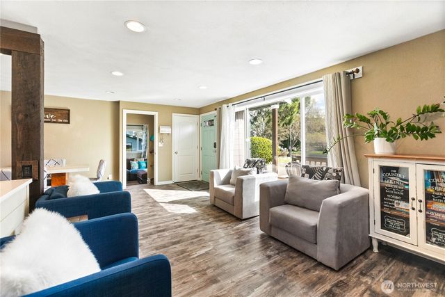 4226 Sunset Drive W, University Place, WA 98466