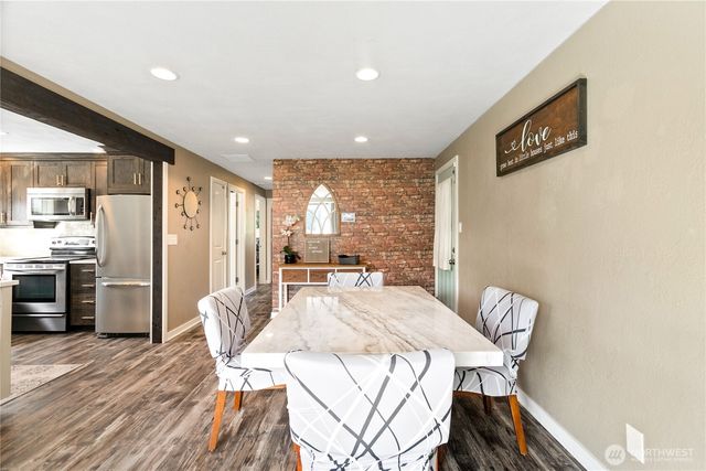 4226 Sunset Drive W, University Place, WA 98466