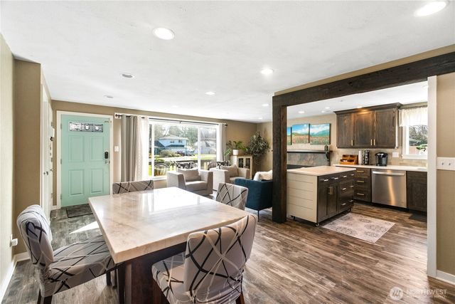 4226 Sunset Drive W, University Place, WA 98466