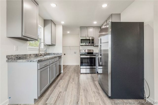 2039 Edgewood Drive, Charlestown, IN 47111